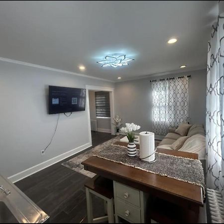Private Suite In Huntington Station 外观 照片