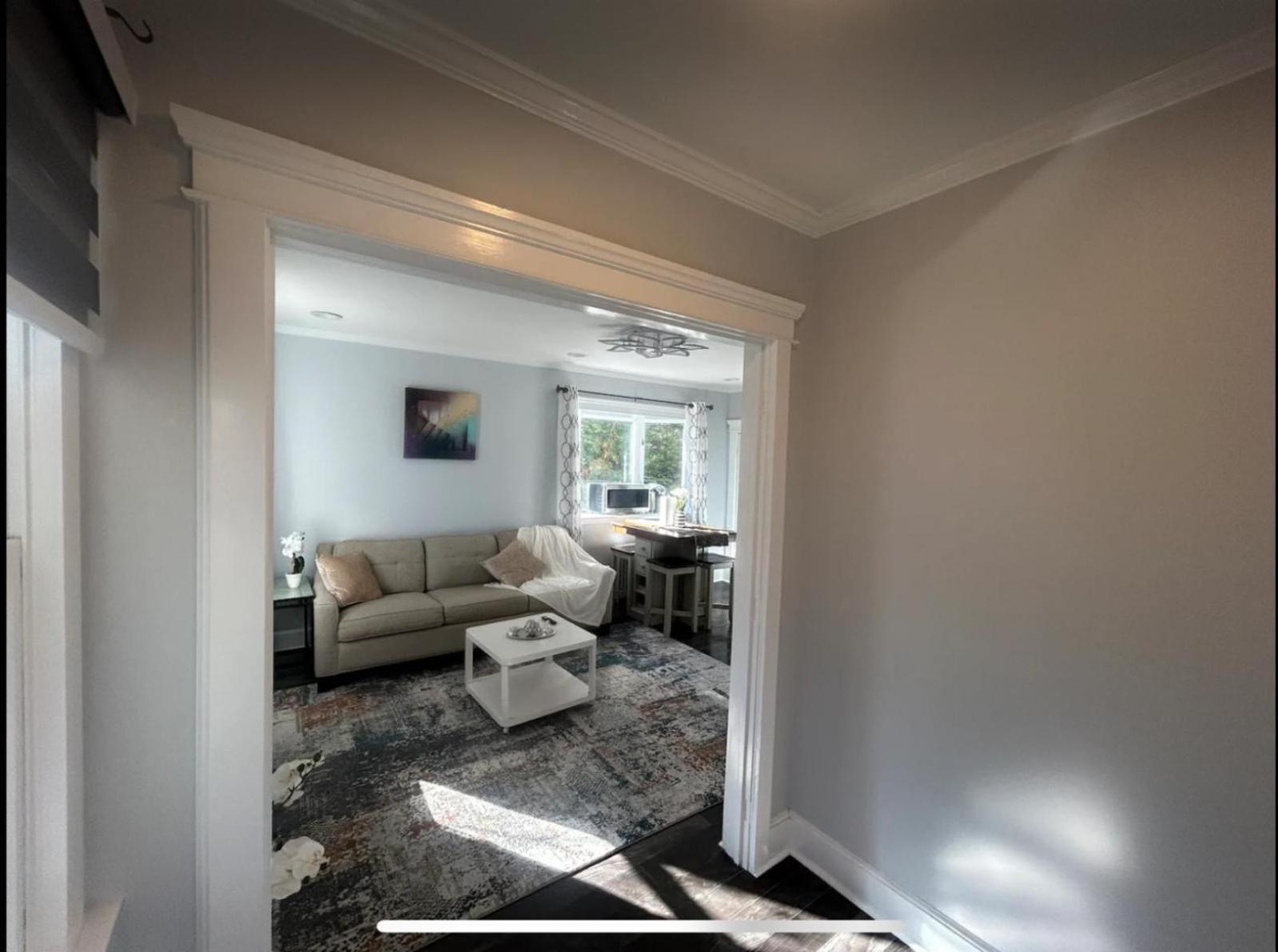Private Suite In Huntington Station 外观 照片