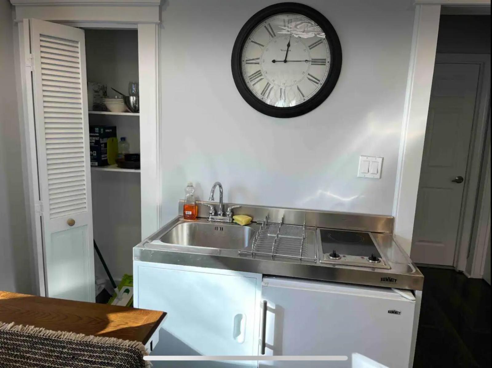 Private Suite In Huntington Station 外观 照片